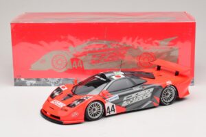 McLaren F1 GTR Lark #44 Tsuchiya / Ayles 24 Hours of Le Mans 1997 Minichamps 1:18 530133744 Метал — снимка 8 от 8