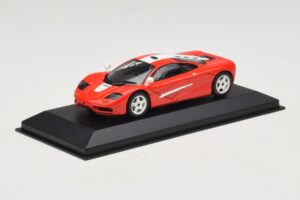McLaren F1 Червен С Бели Райета Minichamps 1:43 MCLAREN005 Метал