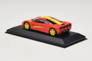McLaren F1 Червен С Жълти Райета Minichamps 1:43 MCLAREN006 Метал — снимка 2 от 4