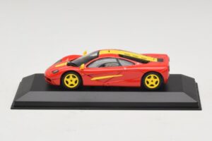 McLaren F1 Червен С Жълти Райета Minichamps 1:43 MCLAREN006 Метал — снимка 3 от 4