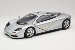 McLaren F1 Сребърен Minichamps 1:12 530133123 Метал