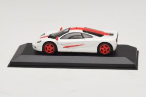 McLaren F1 Бял С Червени Райета Minichamps 1:43 MCLAREN003 Метал — снимка 4 от 4