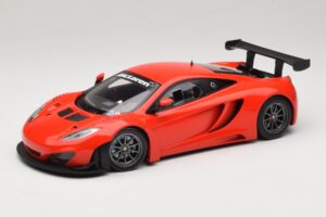 McLaren MP4-12C GT3 Червен 2013 Minichamps 1:18 151121392 Метал