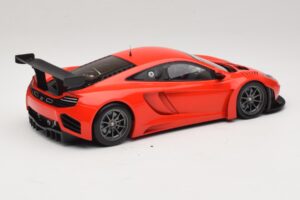 McLaren MP4-12C GT3 Червен 2013 Minichamps 1:18 151121392 Метал — снимка 2 от 6