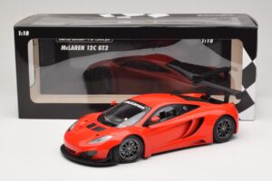 McLaren MP4-12C GT3 Червен 2013 Minichamps 1:18 151121392 Метал — снимка 6 от 6
