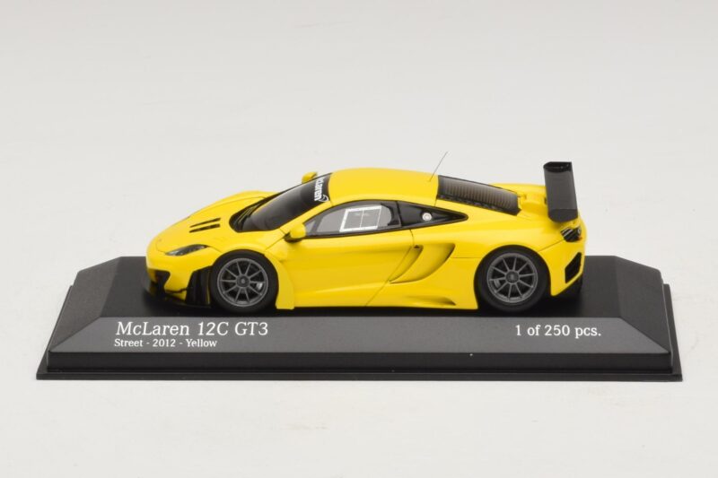 McLaren MP4-12C GT3 Street Жълт Minichamps 1:43 437121396 Метал