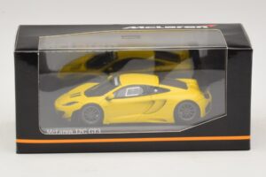McLaren MP4-12C GT3 Street Жълт Minichamps 1:43 437121396 Метал — снимка 4 от 4
