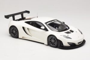 McLaren MP4-12C GT3 Бял 2013 Minichamps 1:18 151121394 Метал — снимка 4 от 6