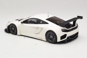McLaren MP4-12C GT3 Бял 2013 Minichamps 1:18 151121394 Метал — снимка 5 от 6