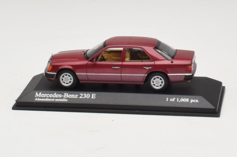 Mercedes 230E W124 Червен Металик Minichamps 1:43 Mercedes 230E W124 Червен Металик Minichamps 1:43 400037001 Метал