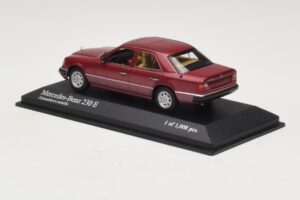 Mercedes 230E W124 Червен Металик Minichamps 1:43 400037001 Метал — снимка 3 от 4