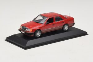 Mercedes 300D W124 Turbo Червен Minichamps 1:43 3210 Метал — снимка 2 от 4