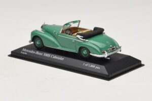 Mercedes 300S Кабриолет Зелен Minichamps 1:43 430032335 Метал — снимка 3 от 5