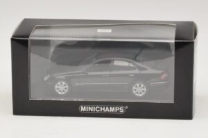 Mercedes E-Class W211 Черен Металик Minichamps 1:43 400036001 Метал — снимка 4 от 4
