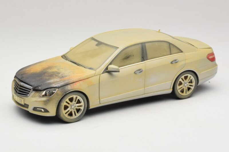 Mercedes E-Class W212 Изгорял Дубай Арт Автомобил Minichamps 1:18 MB008 Метал