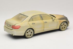 Mercedes E-Class W212 Изгорял Дубай Арт Автомобил Minichamps 1:18 MB008 Метал — снимка 2 от 6