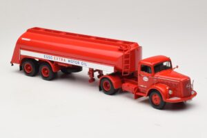 Mercedes LS315 Tanksattelzug Esso Minichamps 1:43 499034770 Метал — снимка 4 от 6