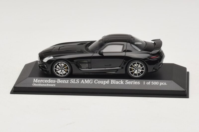 Mercedes SLS AMG C197 Black Series Черен Металик Minichamps 1:43 437033020 Метал