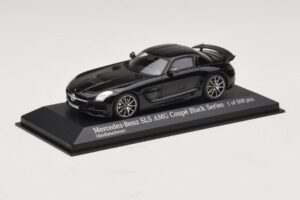 Mercedes SLS AMG C197 Black Series Черен Металик Minichamps 1:43 437033020 Метал — снимка 2 от 4