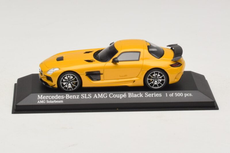 Mercedes SLS AMG C197 Black Series Златен Minichamps 1:43 Mercedes SLS AMG C197 Black Series Златен Minichamps 1:43 437033022 Метал