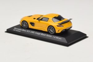 Mercedes SLS AMG C197 Black Series Златен Minichamps 1:43 437033022 Метал — снимка 3 от 4