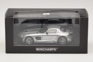 Mercedes SLS AMG C197 Black Series Сив Металик Minichamps 1:43 437033024 Метал — снимка 4 от 4