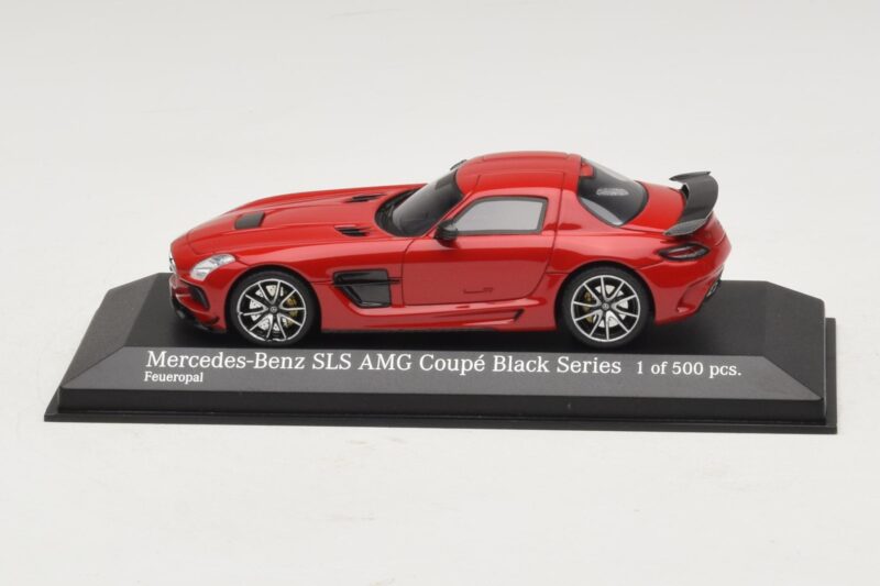 Mercedes SLS AMG C197 Black Series Червен Minichamps 1:43 Mercedes SLS AMG C197 Black Series Червен Minichamps 1:43 437033021 Метал