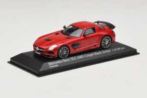 Mercedes SLS AMG C197 Black Series Червен Minichamps 1:43 437033021 Метал — снимка 2 от 4