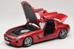 Mercedes SLS AMG C197 Червен Металик Minichamps 1:18 100039020 Метал — снимка 2 от 8