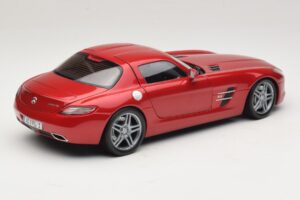 Mercedes SLS AMG C197 Червен Металик Minichamps 1:18 100039020 Метал — снимка 3 от 8