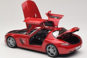 Mercedes SLS AMG C197 Червен Металик Minichamps 1:18 100039020 Метал — снимка 5 от 8