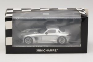 Mercedes SLS AMG GT3 Сребърен Minichamps 1:43 410113202 Метал — снимка 4 от 4