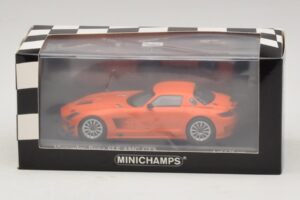 Mercedes SLS AMG GT3 Street Orange Minichamps 1:43 410113204 Метал — снимка 4 от 4