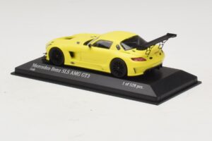 Mercedes SLS AMG GT3 Жълт Minichamps 1:43 410113201 Метал — снимка 3 от 4
