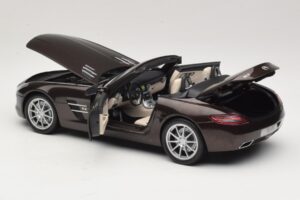 Mercedes SLS AMG Sepang Brown Minichamps 1:18 B66960080 Метал — снимка 6 от 9
