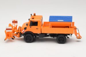 Mercedes Unimog 1300 L Снегорин Оранжев Minichamps 1:43 439033060 Метал — снимка 3 от 6