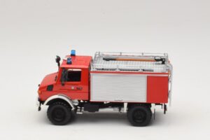 Mercedes Unimog 1300 L TLF 8/18 FF Oberammergau Minichamps 1:43 439033071 Метал — снимка 3 от 6