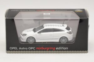 Opel Astra H OPC Nurburgring Edition Бял Minichamps 1:43 ASTRA005 Метал — снимка 4 от 4