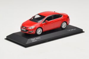 Opel Astra J Червен Minichamps 1:43 410042001 Метал — снимка 2 от 4