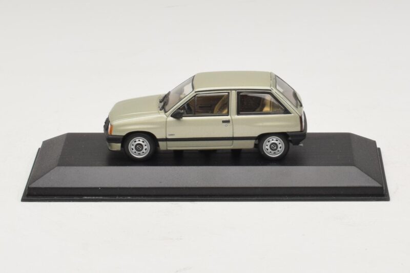 Opel Corsa A Светлозелен Метален Minichamps 1:43 CORSA001 Метал