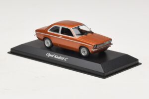 Opel Kadett C Бронзов Метален Maxichamps 1:43 940045600 Метал — снимка 3 от 4