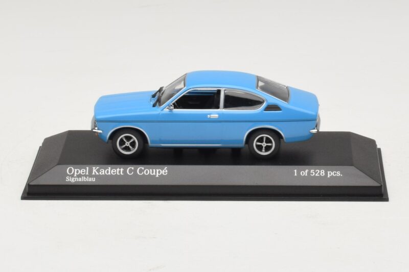 Opel Kadett C Coupe Син Minichamps 1:43 430045628 Метал