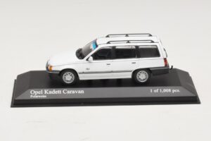 Opel Kadett E Caravan Бял Minichamps 1:43 400045911 Метал