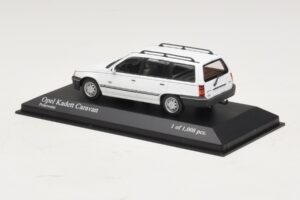 Opel Kadett E Caravan Бял Minichamps 1:43 400045911 Метал — снимка 3 от 4