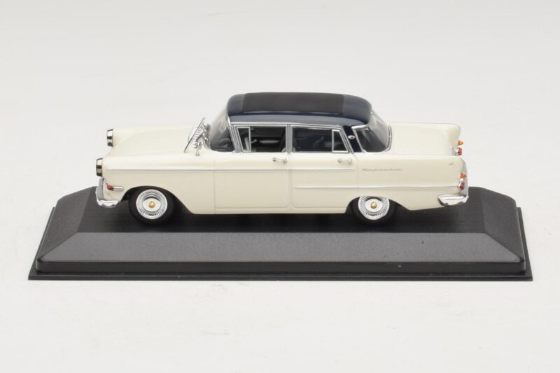 Opel Kapitan A Бял Minichamps 1:43 400048000 Метал