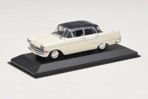 Opel Kapitan A Бял Minichamps 1:43 400048000 Метал — снимка 2 от 4