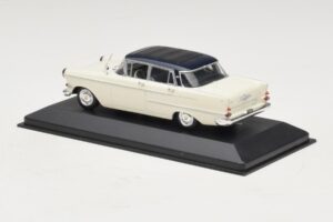 Opel Kapitan A Бял Minichamps 1:43 400048000 Метал — снимка 3 от 4