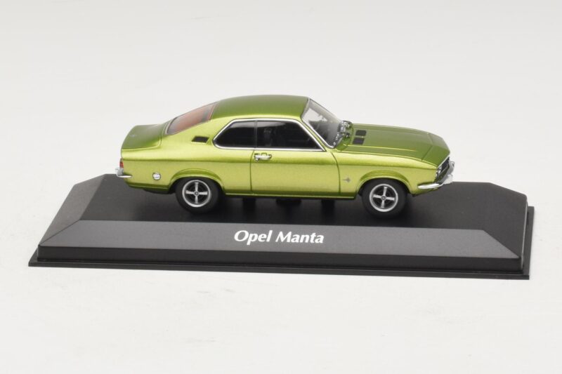 Opel Manta A Зелен Метален Maxichamps 1:43 940045501 Метал