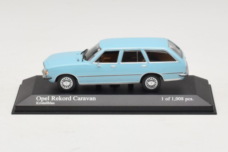 Opel Rekord D Caravan Светлосин Minichamps 1:43 Opel Rekord D Caravan Светлосин Minichamps 1:43 400044014 Метал