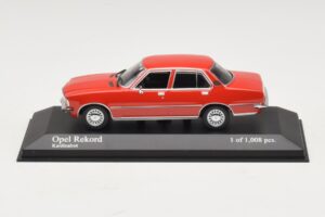 Opel Rekord D Червен Minichamps 1:43 400044004 Метал